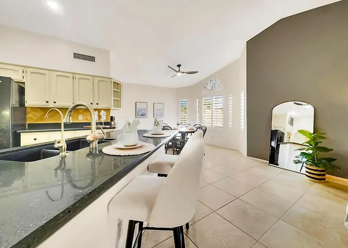 Flame Tree Holiday home